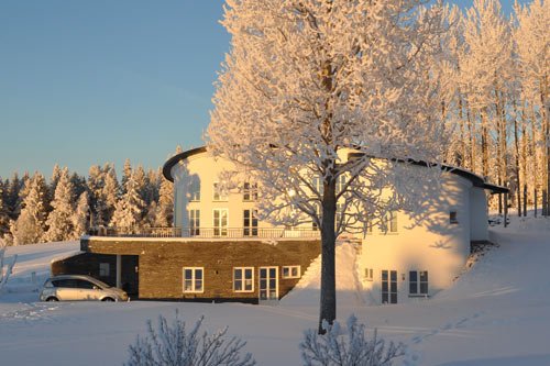 Efter ett noggrant juryarbete är nu Sveriges vackraste villa 2009 utsedd. Grattis säger vi till Hans och Beatrice Victor i Östersund!