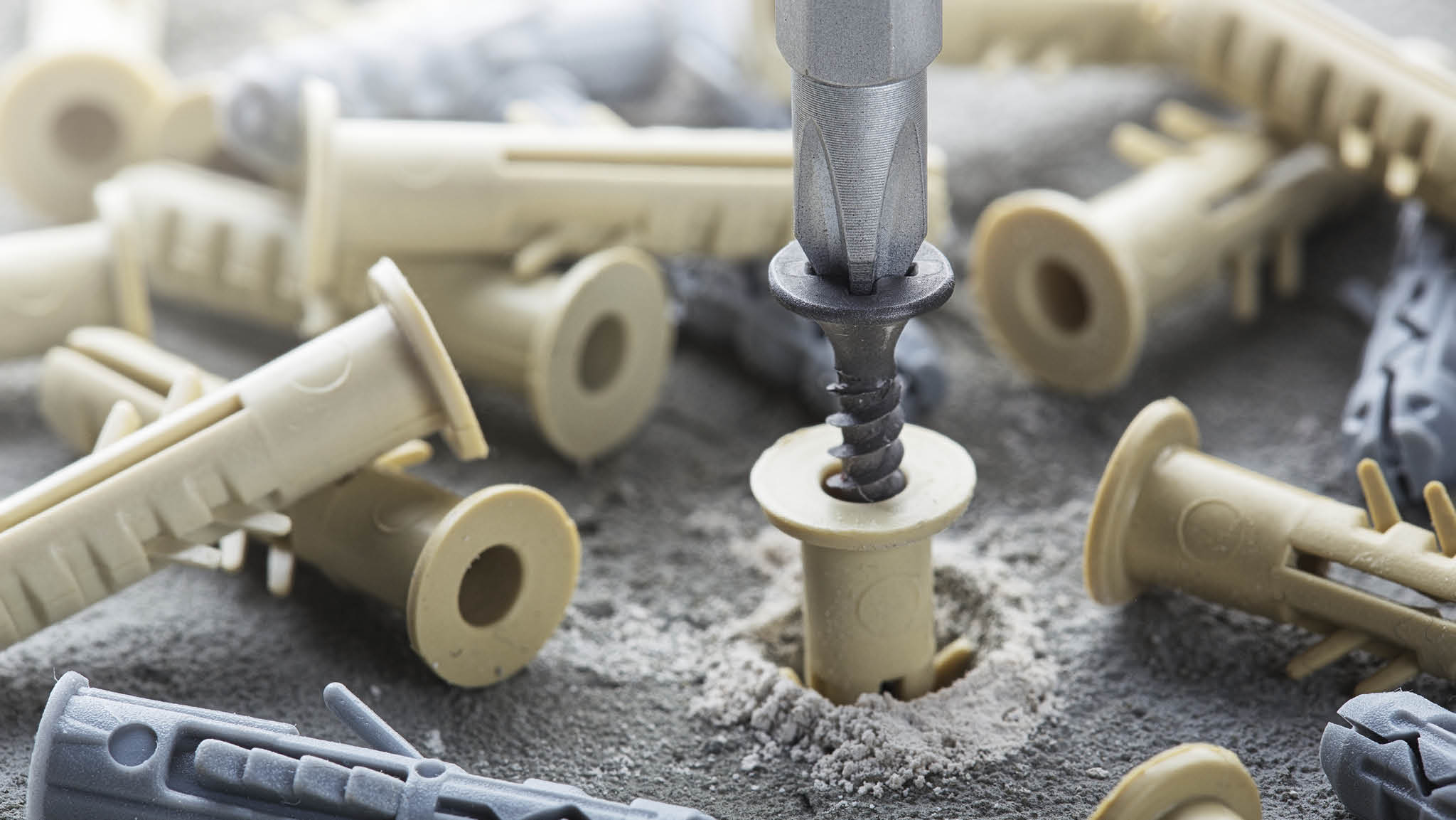 Så väljer du rätt plugg och skruv till väggen