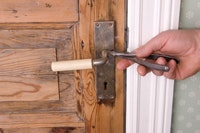 byta dörrhandtag byta handtag dörr