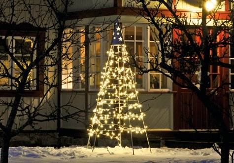 Lotta Bunge-Meyer har skapat den helt allergifria julgranen i stål, Spira.