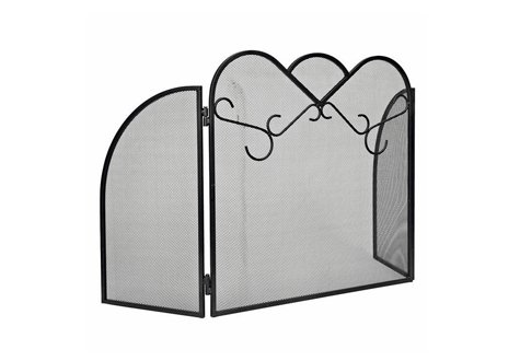 Ute är mörk och kallt, så mys framför öppna spisen.