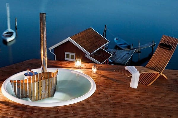 Badtunna till din terass
 Vill du bygga in din badtunna i terassen, eller i en brygga? Skärgårdstunnan Terrass har en direktverkande kamin med snabb uppvärmning, och är perfekt för inbyggnad. Pris för badtunna 4-5 personer, från 17 900 kr, Skärgårdstunnan.