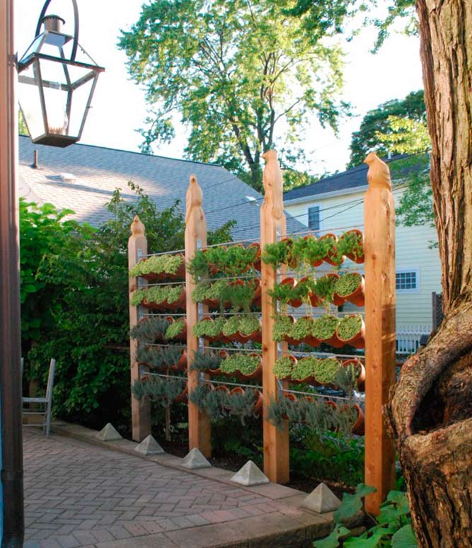 Trädgård
 
 Skärma av med krukor
 Källa
 Källa