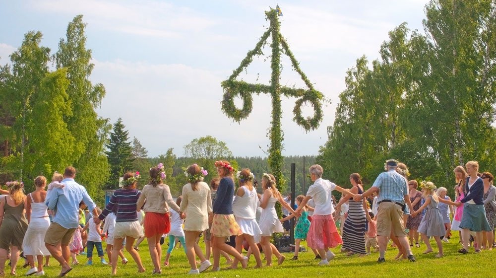 Ingen midsommar utan härliga midsommarlekar! Här är redaktionens sju bästa tips på lekar.