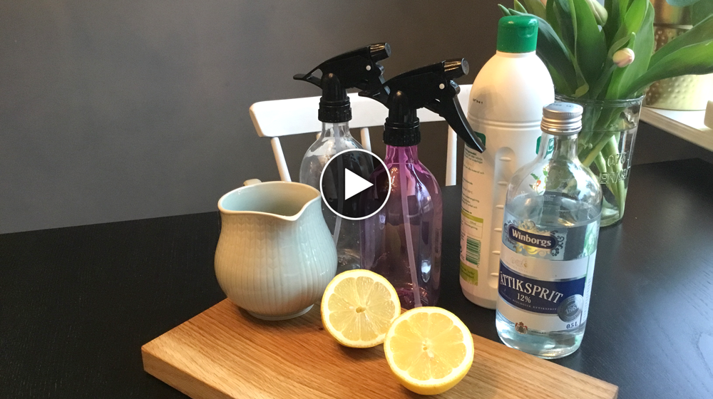 Miljövänliga rengöringsmedel är enkelt att själv blanda ihop, och resultatet blir skinande rent. Vi i Villa visar hur du går tillväga!