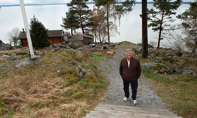 Travstjärnan Stefan Hultman njuter av sin egen udde - Vi i Villa