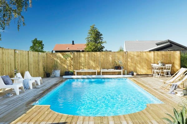 Låt pooldrömmen bli verklighet – Expertens råd om tryggaste köpet - Vi i Villa