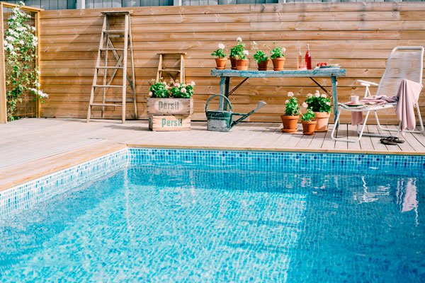 Låt pooldrömmen bli verklighet – Expertens råd om tryggaste köpet - Vi i Villa