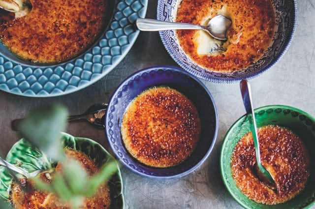 Sugen på något sött? Testa denna vackra efterrätt skapad av kocken My Feldt. Som gjord för sommarkalaset!