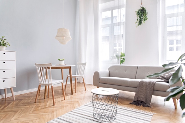 Drömmer du också om ett lättstädat hem där var sak har sin plats? Låt då minimalismen leda vägen. Här ger vi dig några minimalistiska knep att inspireras av.