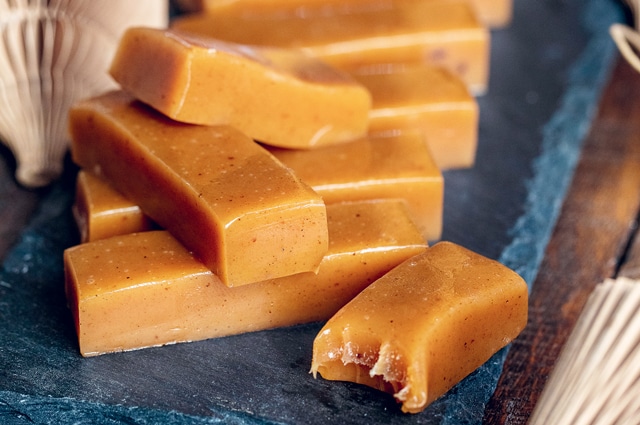 Kola med smak av pepparkaka, godare än så blir det inte! Här är ett recept ur boken Baka till jul.