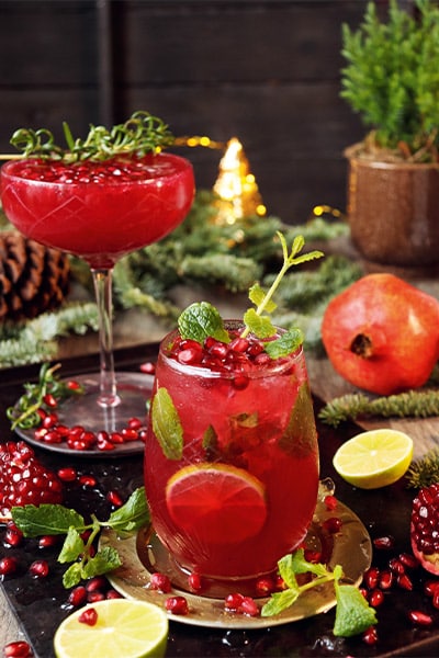 Briljera med en vacker vintercocktail – julröd granatäppelmojito!  - Vi i Villa