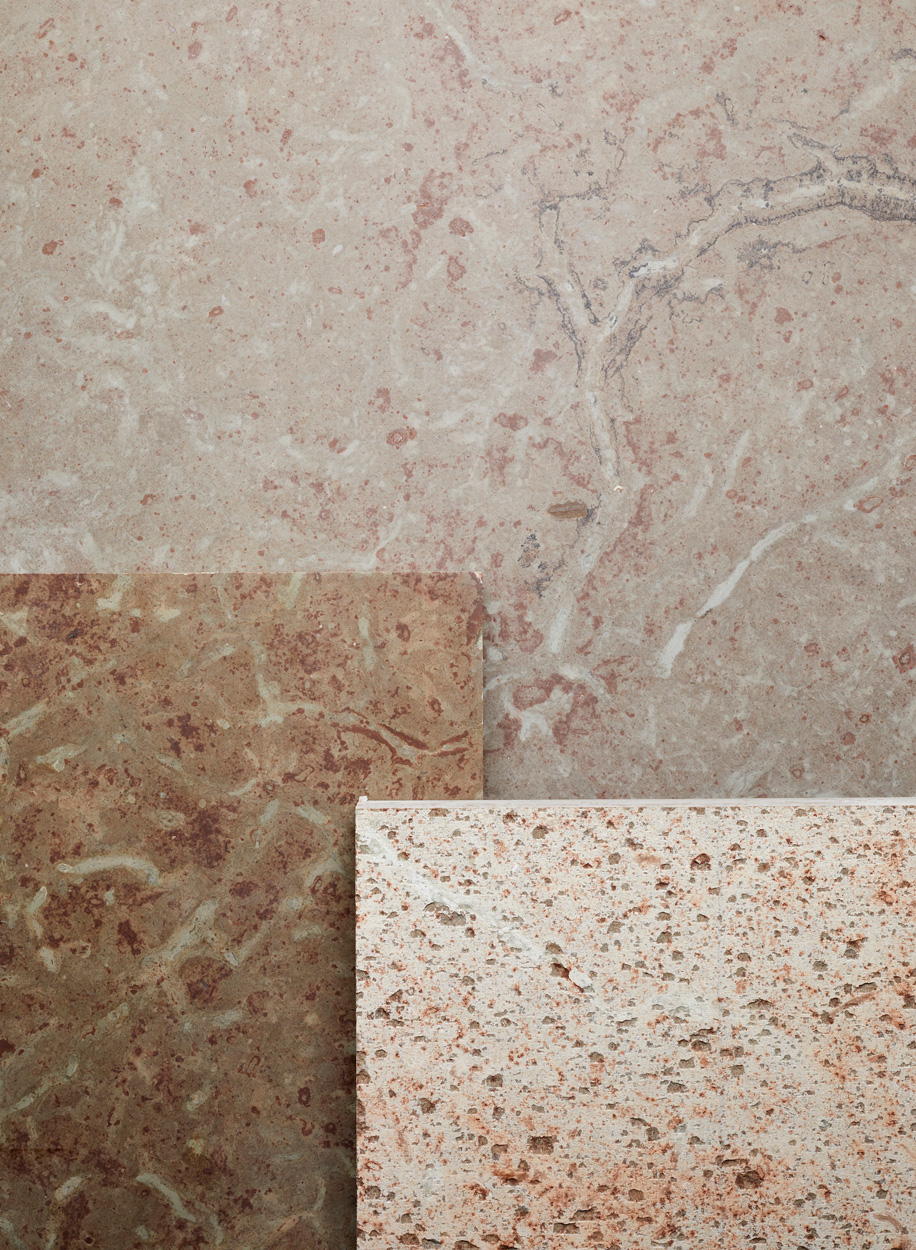 Bänkskivor i gråröd Kinnekullekalksten från Thorsberg stenhuggeri.