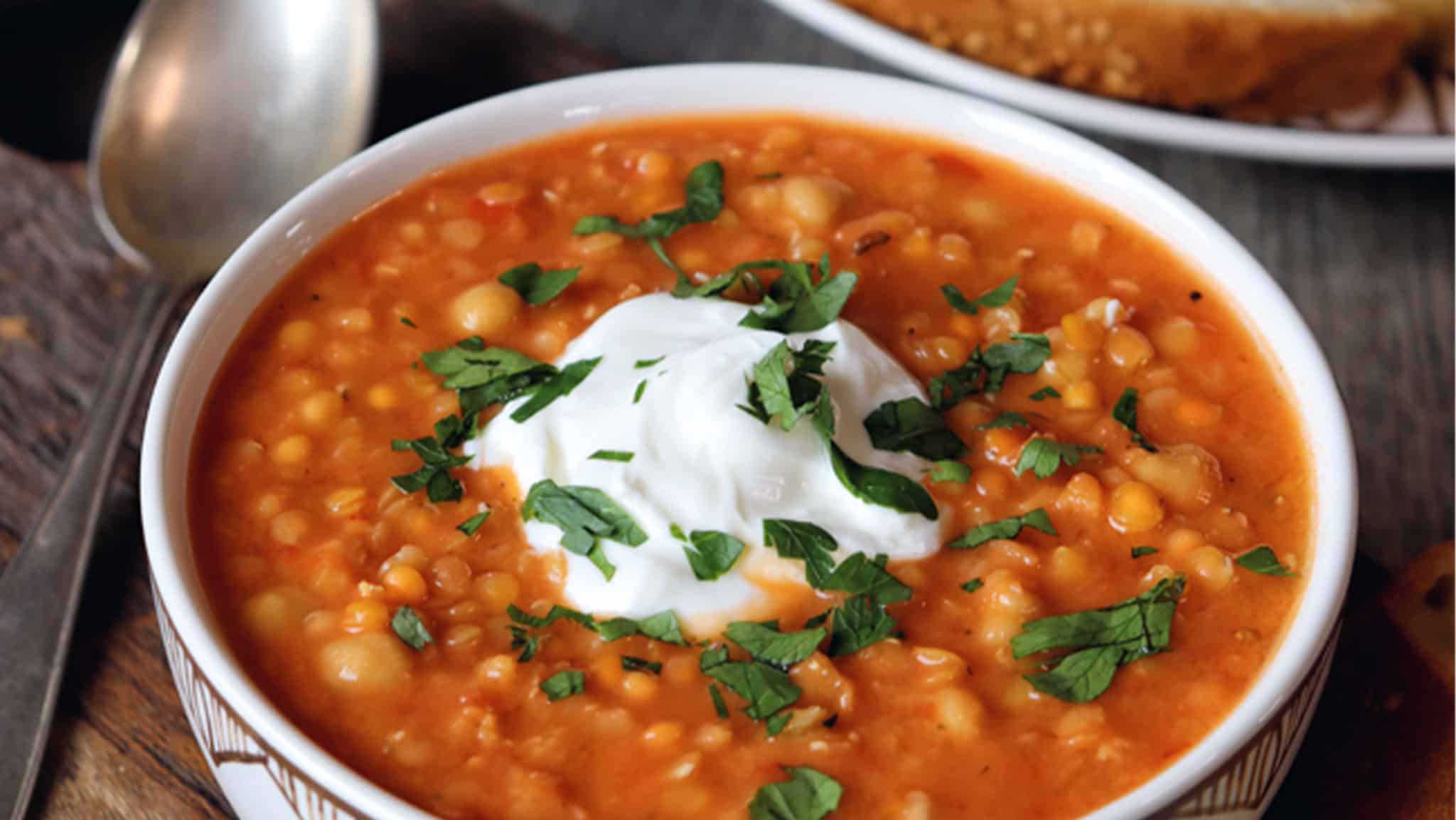 Kikärtsgryta med linser och kokosmjölk